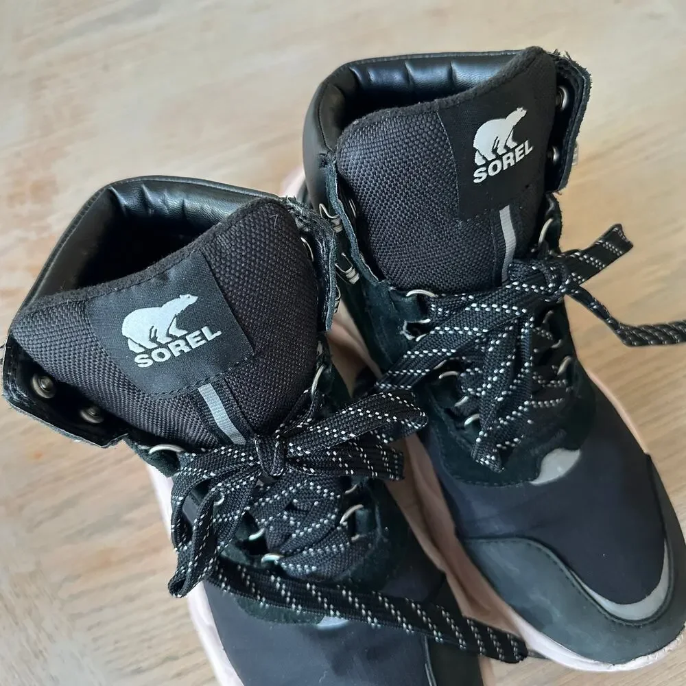 Sorel Kinetic Breakthru Conquest Boots Womens Size 6 Black Pink